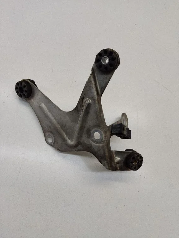 ABS pump bracket – BMW 5 Series F10 F11 (2009-2016)