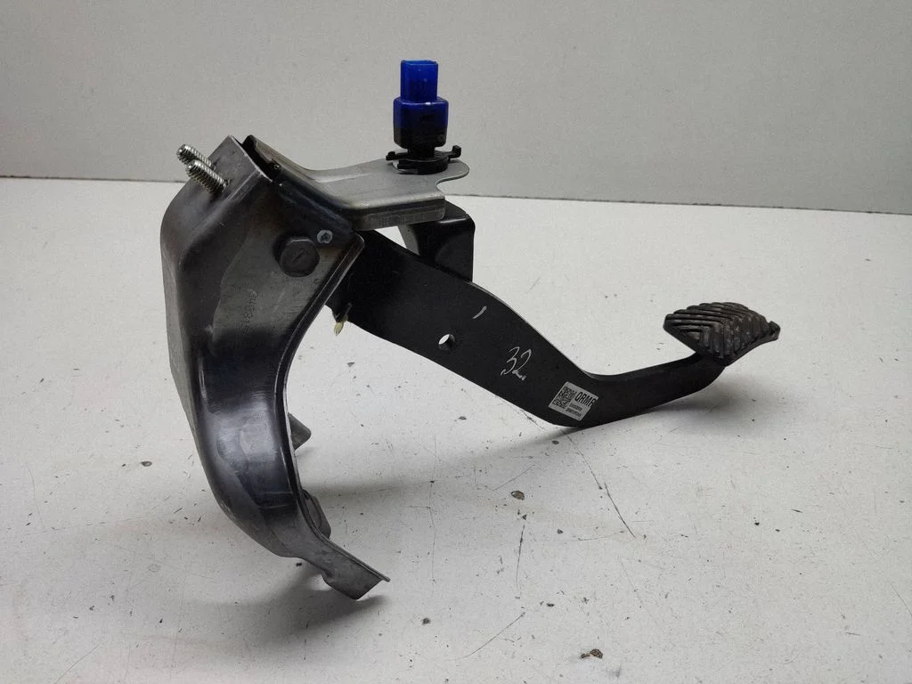 Piduripedaal 32800Q0900