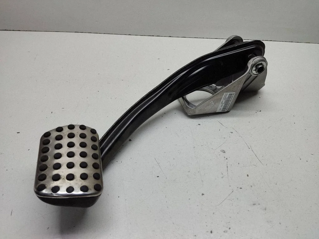 Piduripedaal – Mercedes-Benz ML-klass W164 (2005-2011)