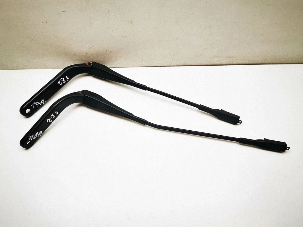 Windshield/front glass wiper blade – BMW 1 Series E82 E88 (2007-2014)