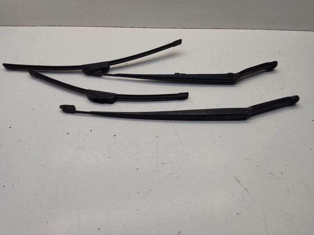 Windshield/front glass wiper blade – BMW 3 Series E46 (1998-2005)