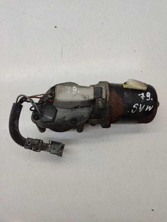 Wiper motor – front