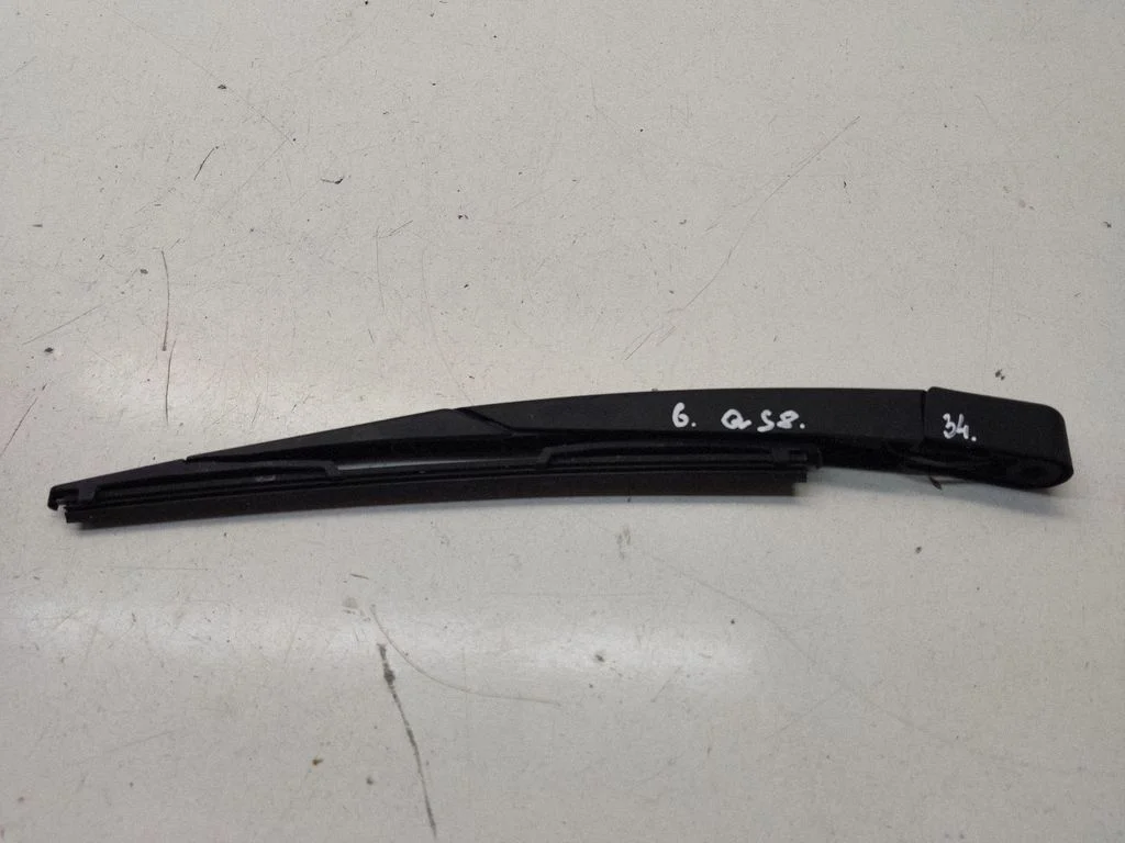 Rear wiper blade arm – Nissan Qashqai+2 (2008-2010)