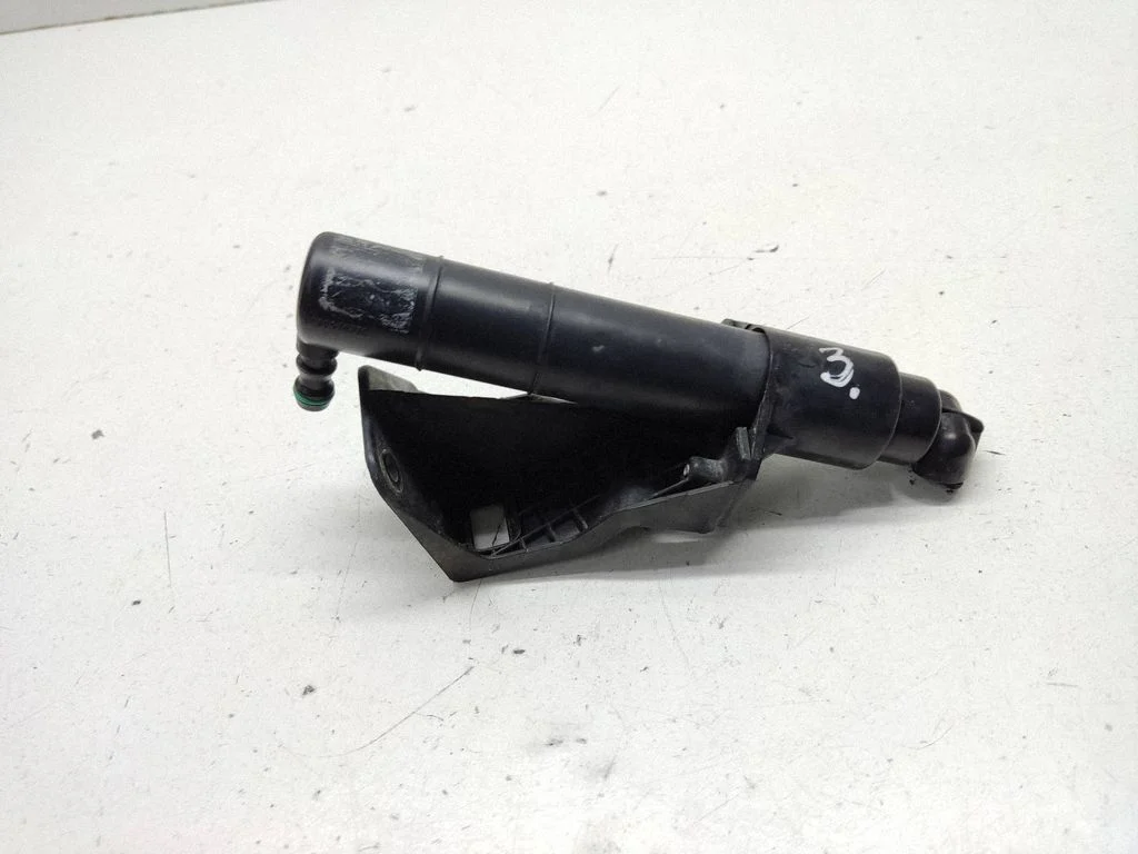 Headlight washer spray nozzle – Mercedes-Benz ML-Class W164 (2005-2011)