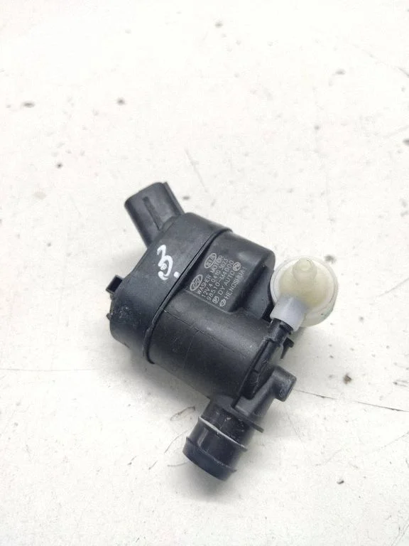 Windscreen/windshield washer pump 98510M4000