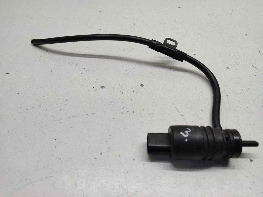 Windscreen/windshield washer pump 8362154