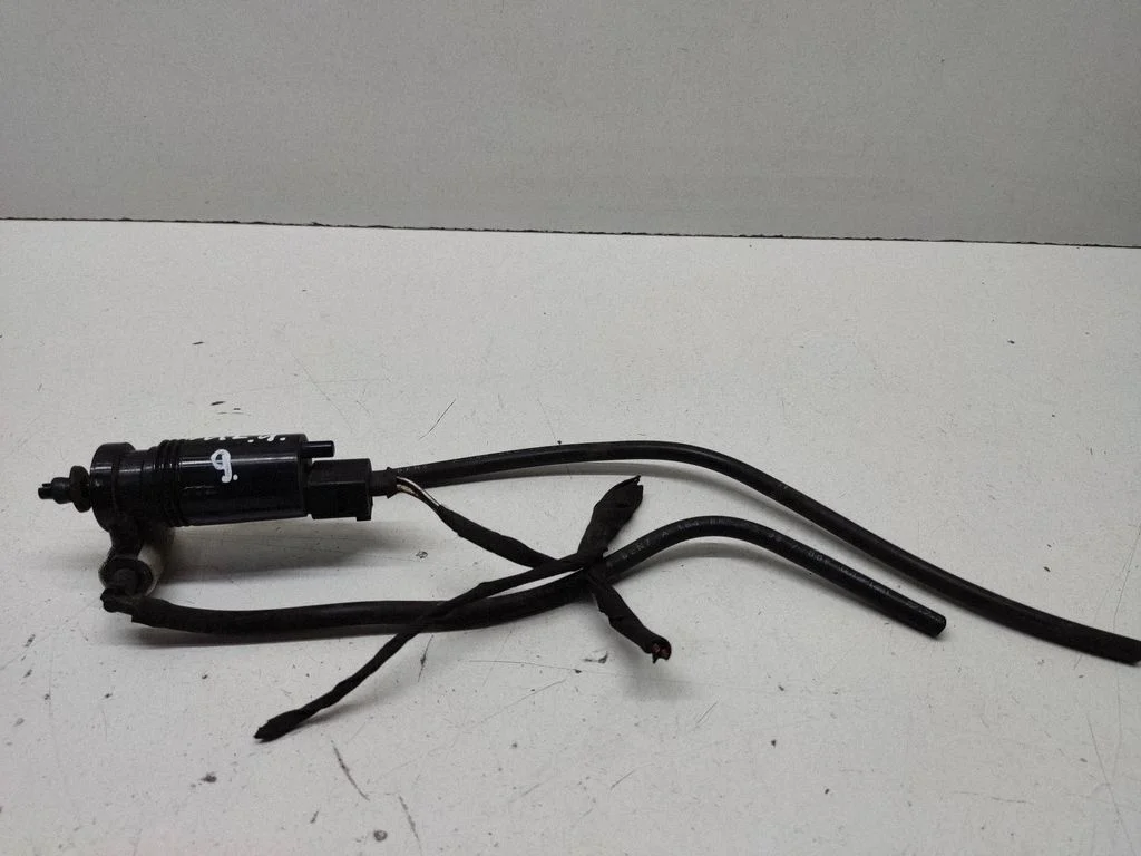 Klaasipesuvedeliku pump (klaaside) – Mercedes-Benz ML-klass W164 (2005-2011)