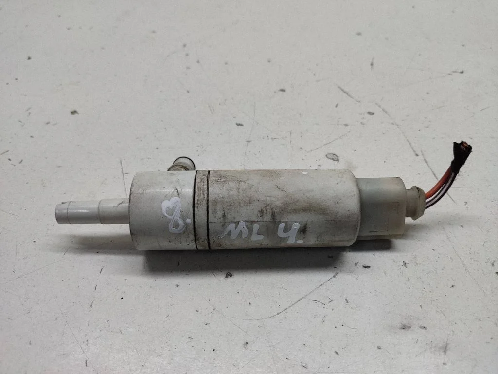 Klaasipesuvedeliku pump (klaaside) – Mercedes-Benz ML-klass W164 (2005-2011)