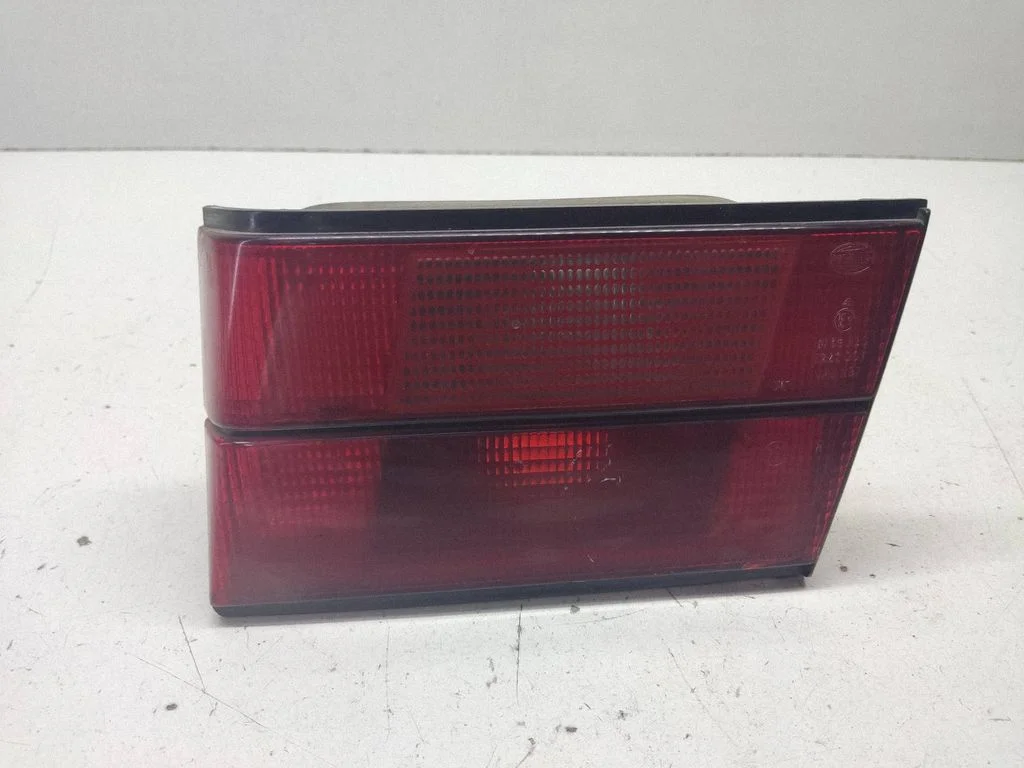 Tailgate rear/tail lights 1384012R