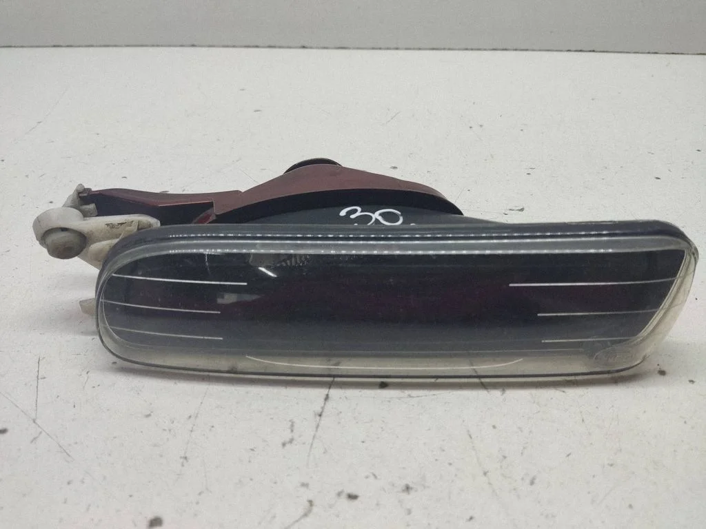Front fog light 02B0305