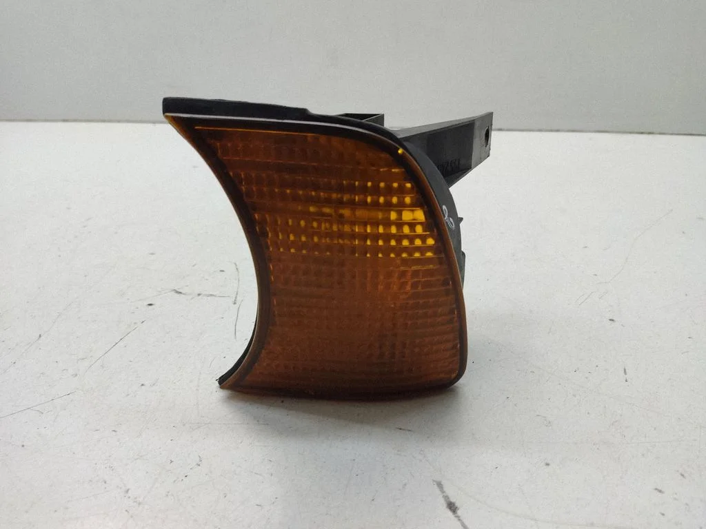 Front indicator light – BMW 5 Series E34 (1988-1996)