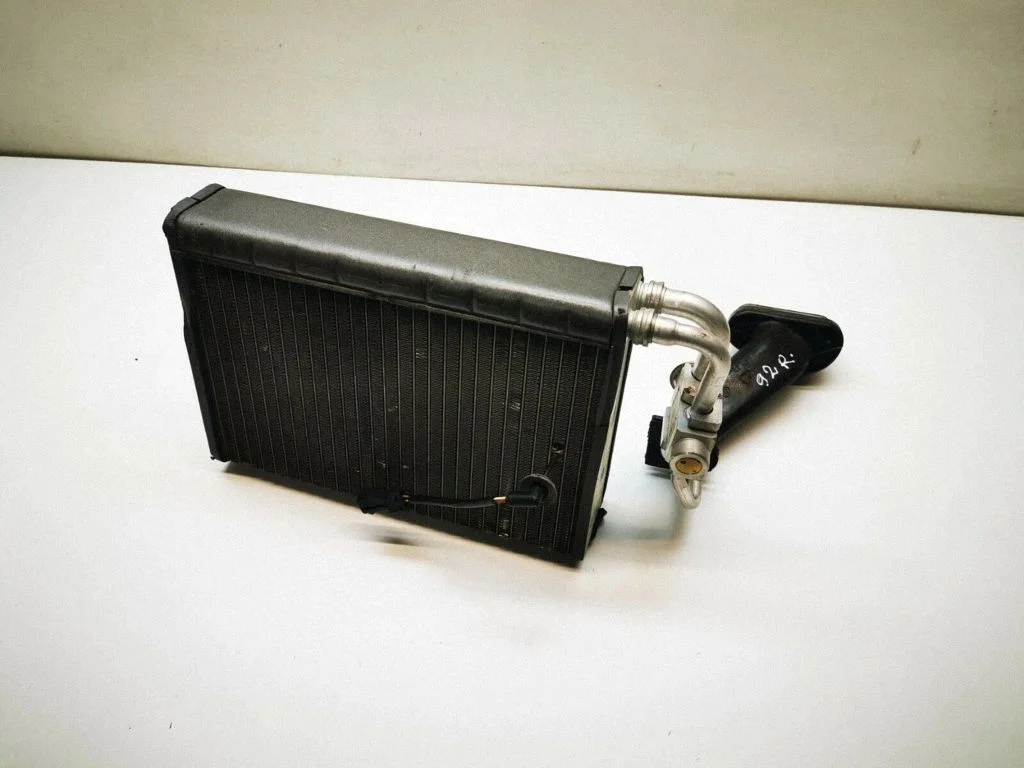 Parownik klimatyzacji – Land Rover Range Rover L322 (2002-2012)