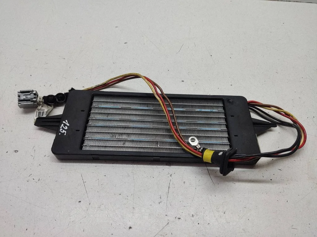 Elektriline salongi küttekeha radiaator P5338002