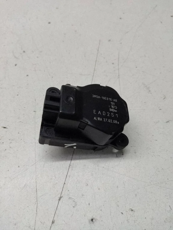 Gaisa aizvara motoriņš/aktuators 3M5H19E616AB