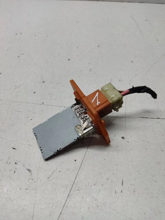 Heater blower motor/fan resistor – front