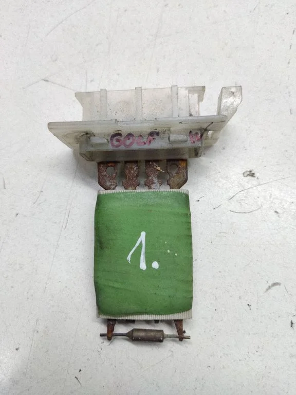 Heater blower motor/fan resistor – front