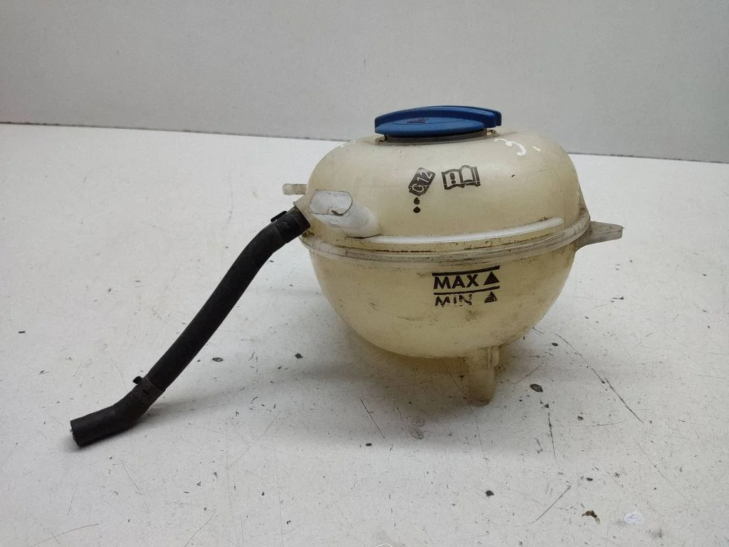 Coolant expansion tank/reservoir – Volkswagen Transporter - Caravelle T5 (2003-2015)