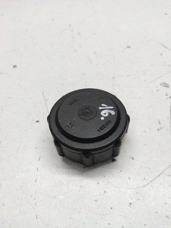Coolant expansion tank/reservoir cap – BMW 5 Series E28 (1981-1987)