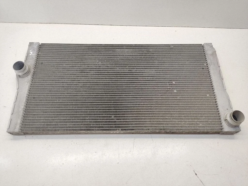 Jahutusvedeliku radiaator 8509177