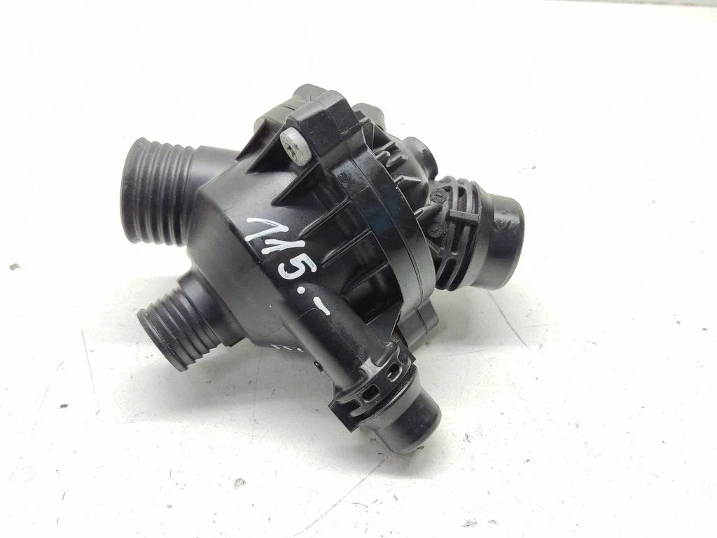 Thermostat/thermostat housing – BMW 3 Series E90 E91 (2005-2012)
