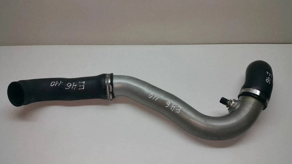 Intercooler hose/pipe 2247324C