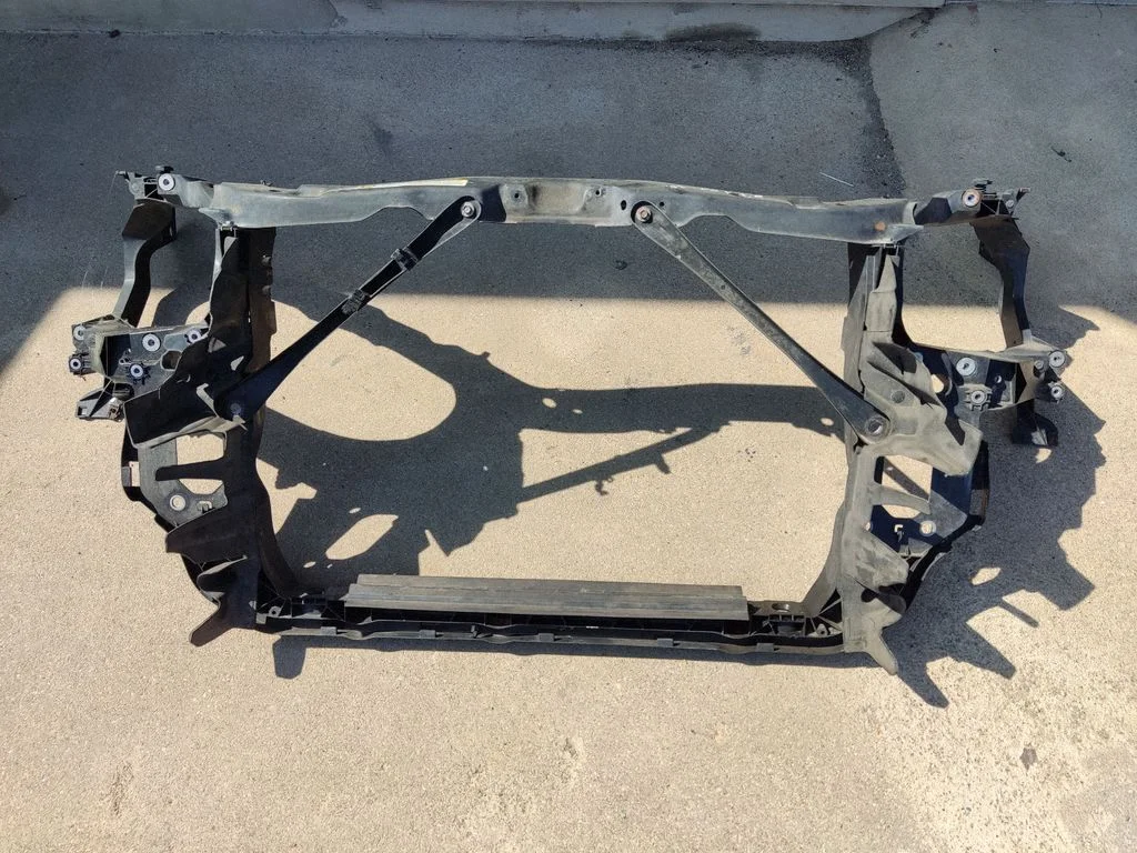 Radiator support slam panel – Chrysler Grand Voyager V (2007-2015)