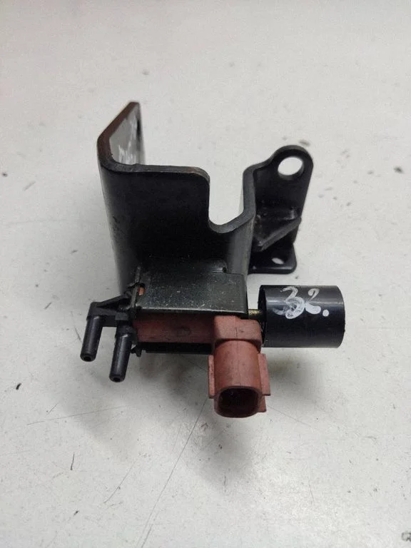 Zawór elektromagnetyczny turbo – przód