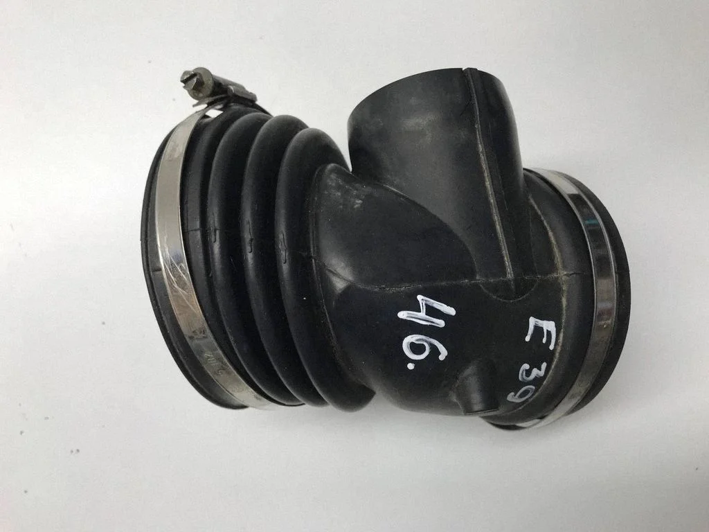 Air intake hose/pipe 1740931