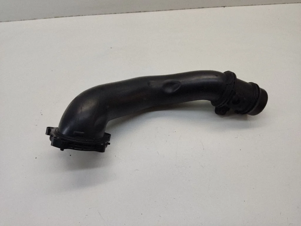 Turbo air intake inlet pipe/hose – Mercedes-Benz E-Class W212 (2009-2016)