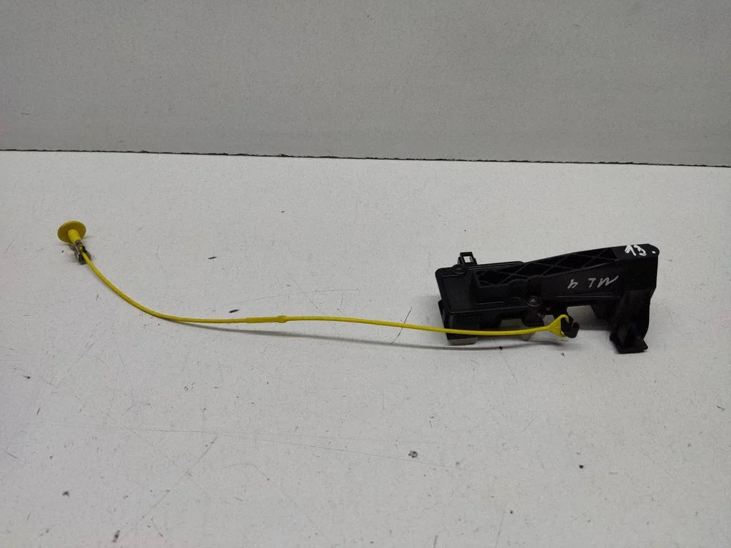 Fuel tank cap lock – Mercedes-Benz ML-Class W164 (2005-2011)