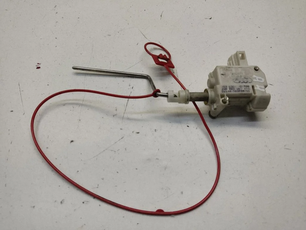 Fuel tank cap lock – Audi A4 S4 B6 8E 8H (2001-2005)