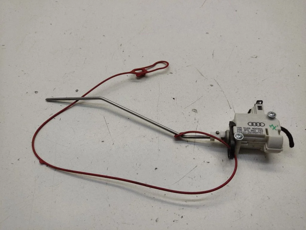 Fuel tank cap lock 4F0862153