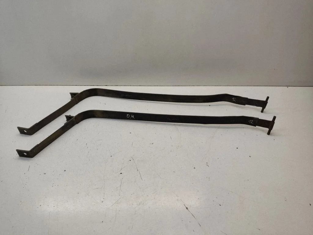 Fuel tank mounting bracket – rear