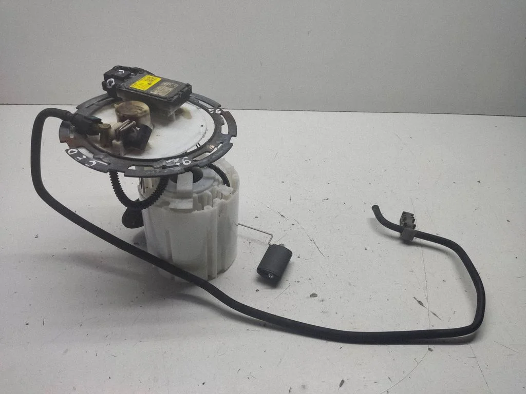 In-tank fuel pump 31110J7100
