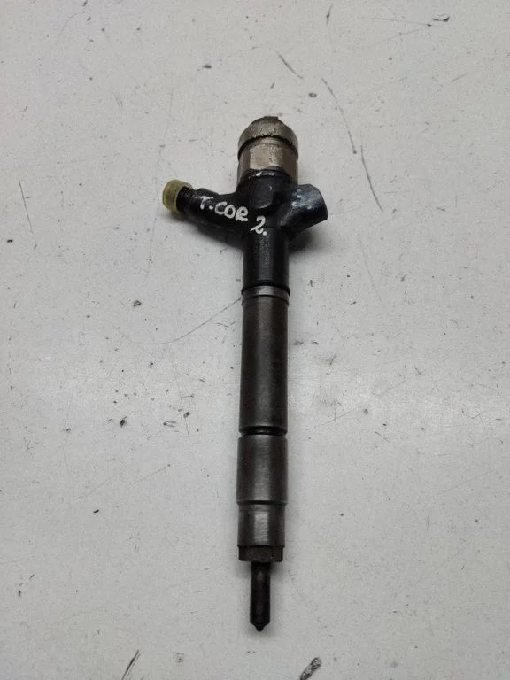 Fuel injector – Toyota Corolla Verso AR10 (2004-2009)