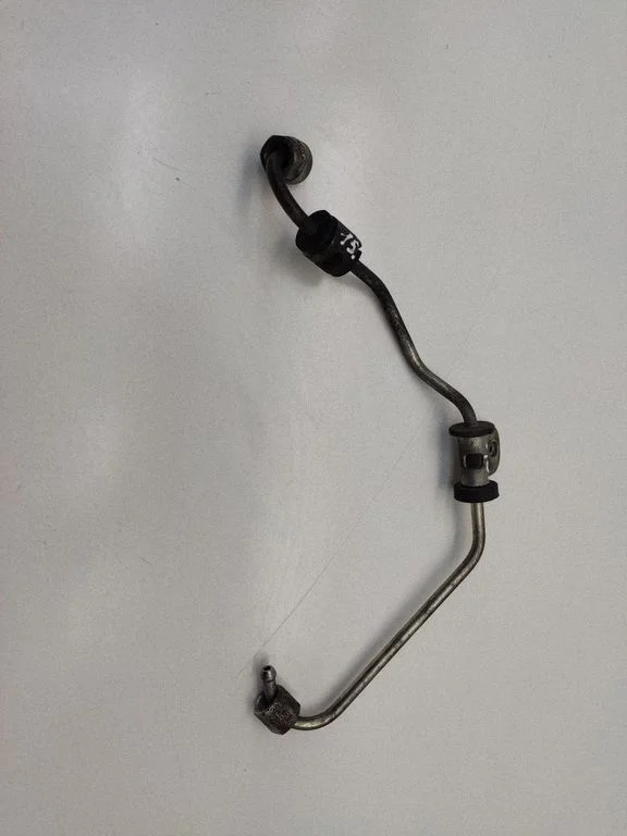 Fuel injector supply line/pipe – front