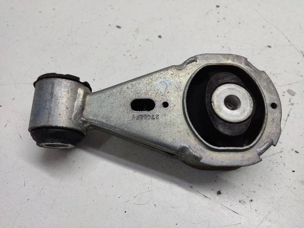 Engine mount bracket – Renault Megane III (2009-2016)