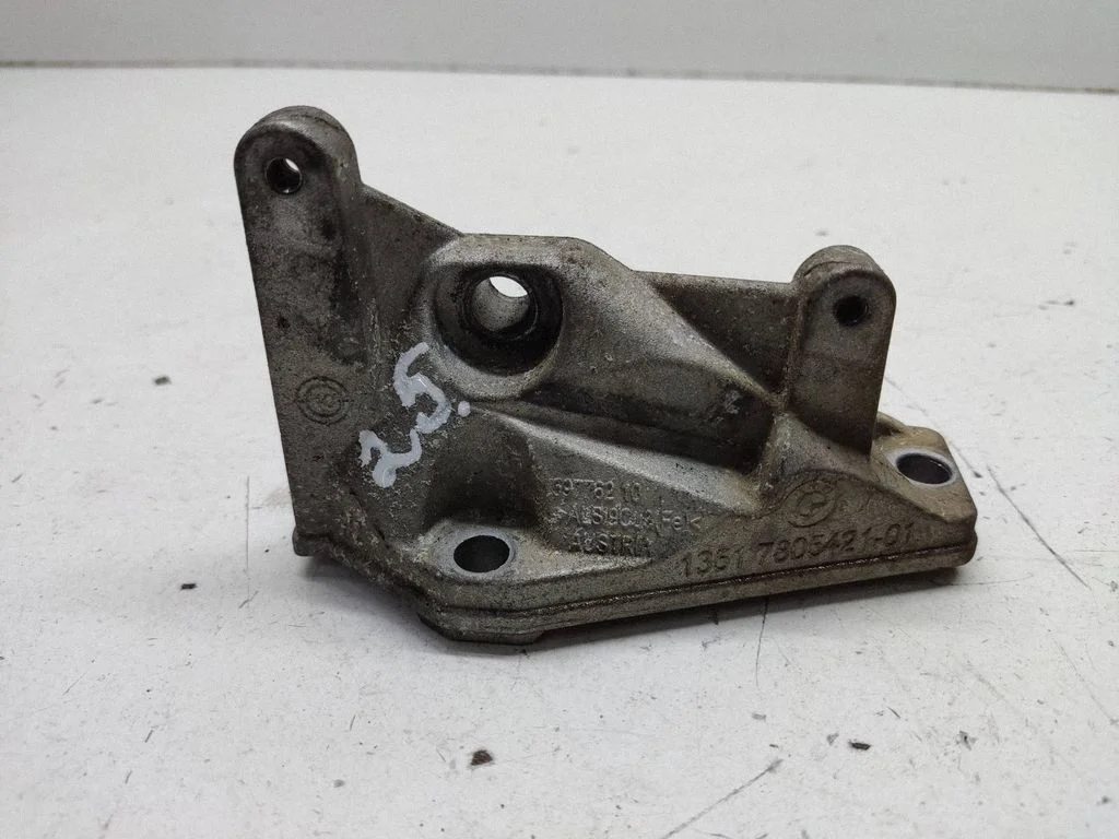 Engine mounting bracket – BMW X5 E70 (2006-2013)