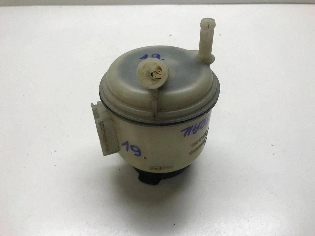 Power steering fluid tank/reservoir – front