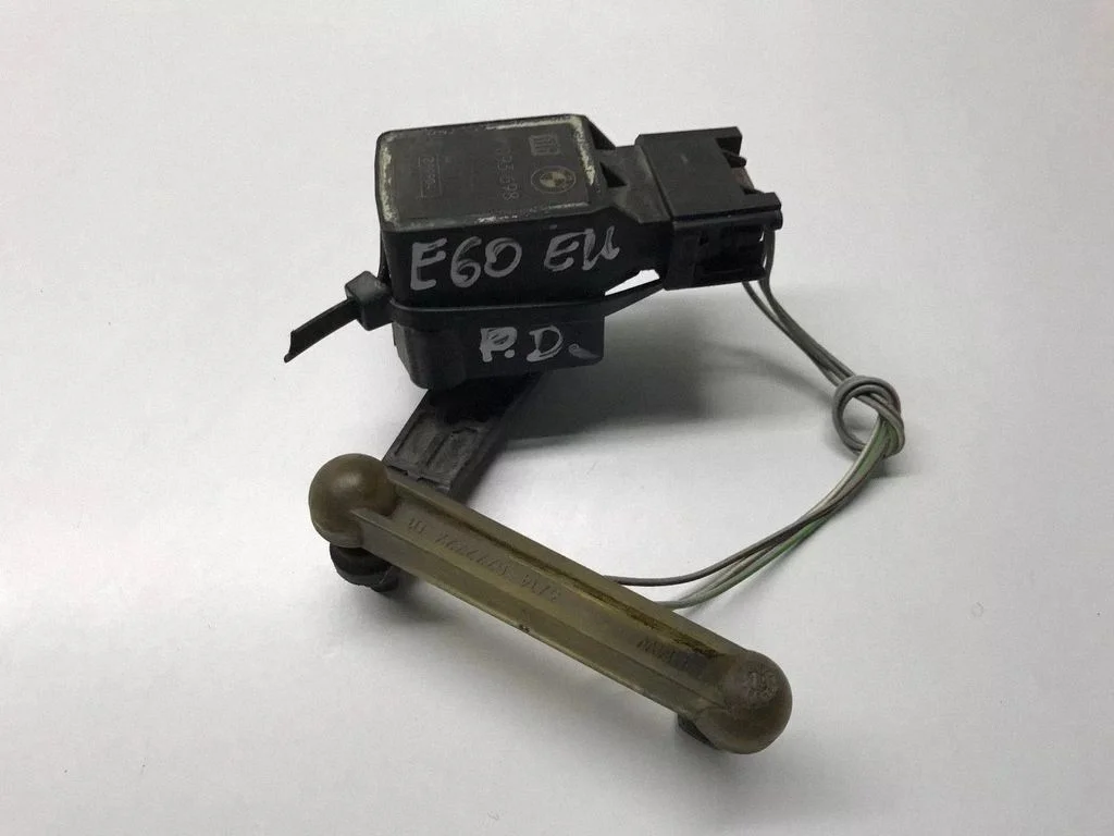 Headlight/headlamp level sensor 6772727