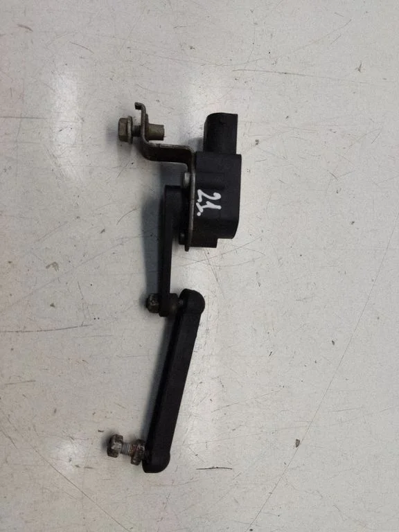 Headlight/headlamp level sensor 6853754