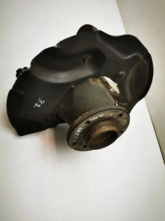 Front wheel hub 6767785