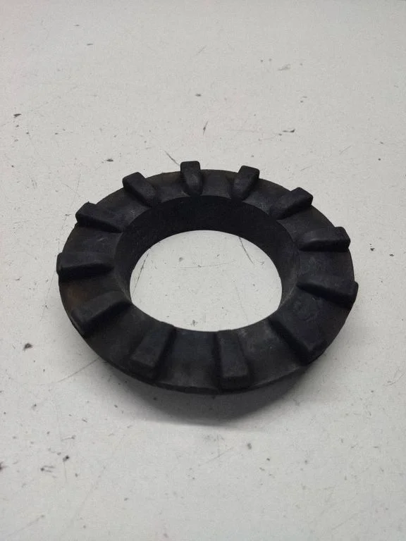 Rear coil spring rubber mount
