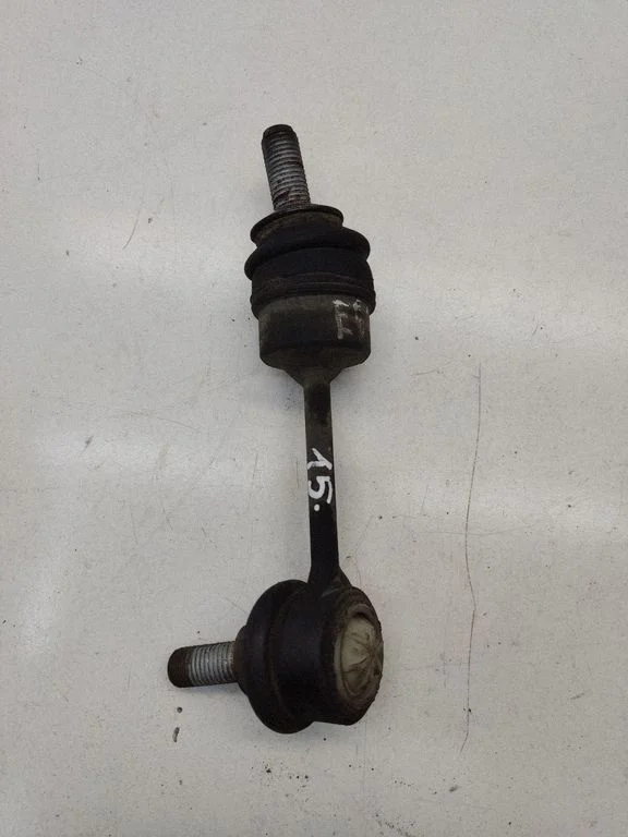 Łącznik stabilizatora tylnego – BMW Seria 5 E60 E61 (2004-2010)