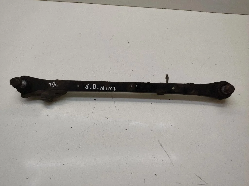 Rear control arm 6768724