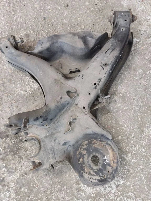 Tagumine ülemine õõtshoob A1473530130