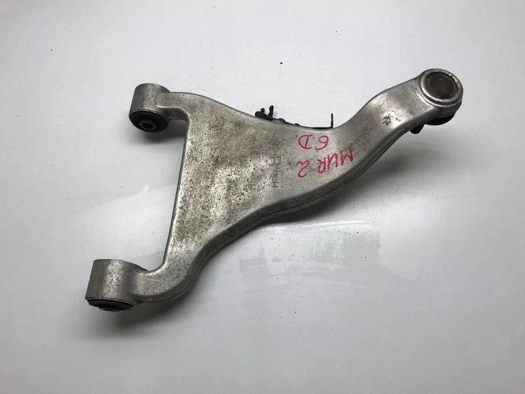 Rear upper control arm/wishbone – right