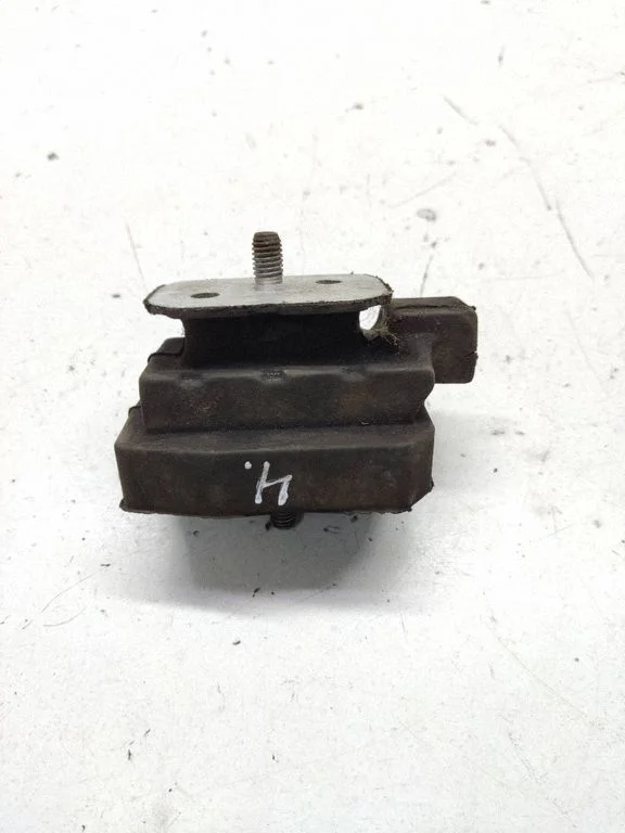 Gearbox mounting bracket – BMW 5 Series E60 E61 (2004-2010)