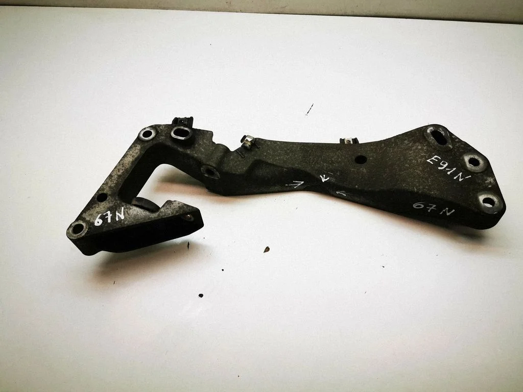 Gearbox mounting bracket – BMW 3 Series E90 E91 (2005-2012)