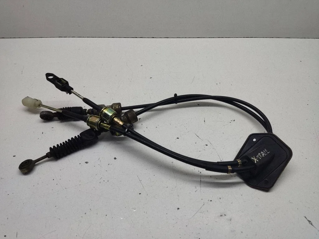 Gear shift cable linkage – Nissan X-Trail T30 (2001-2007)